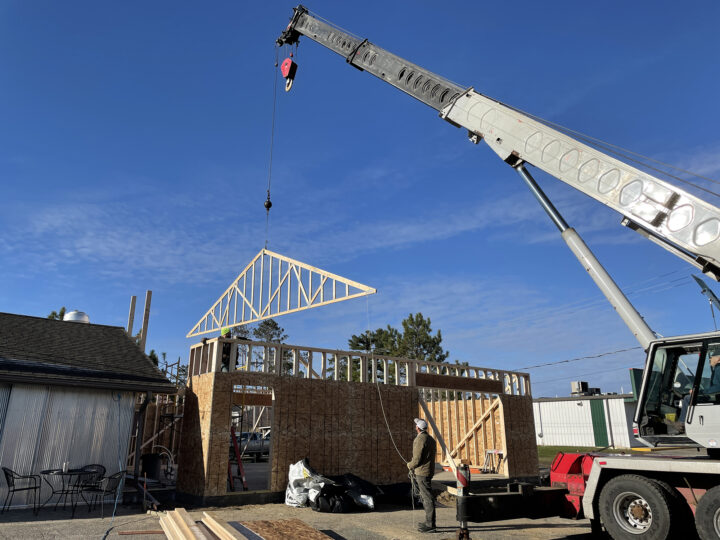 Setting trusses with Jerry Freeman
