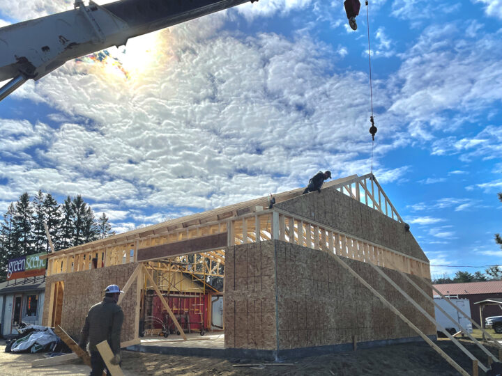 Setting trusses with Jerry Freeman